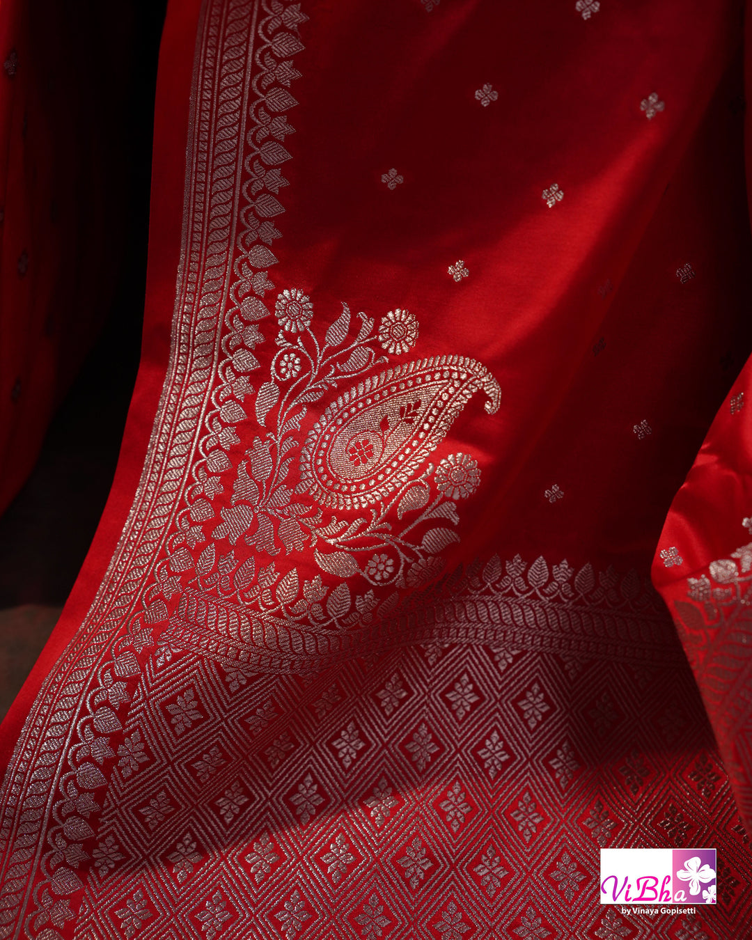Red small butta Marshu Silk
