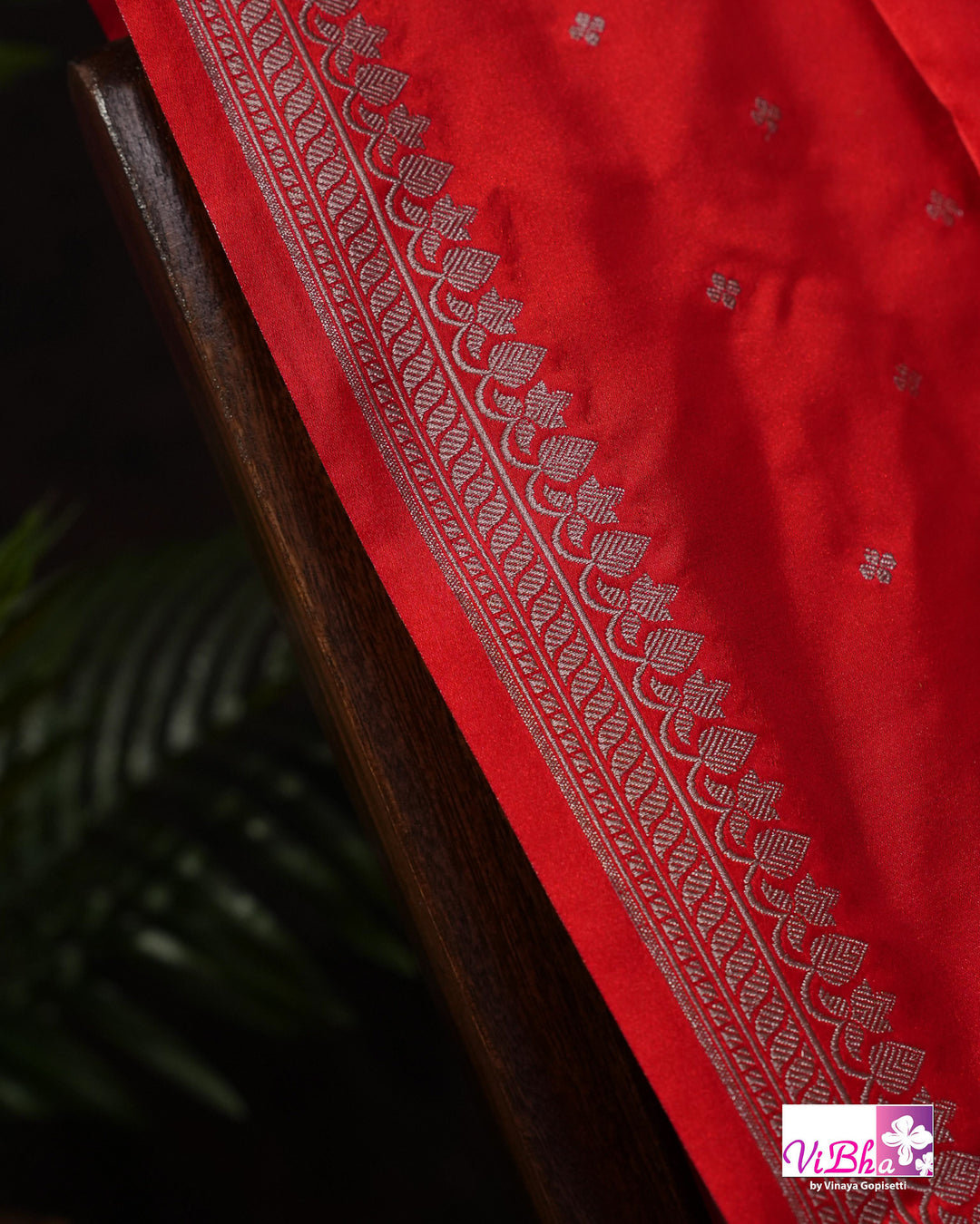 Red small butta Marshu Silk