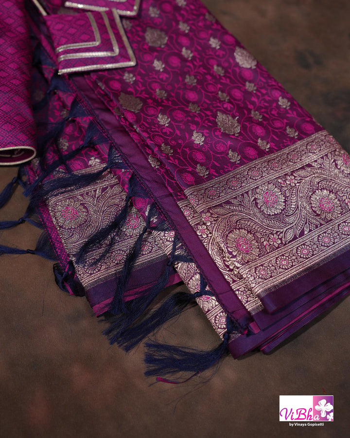 Dual tone purple Jangla Banarasi silk saree