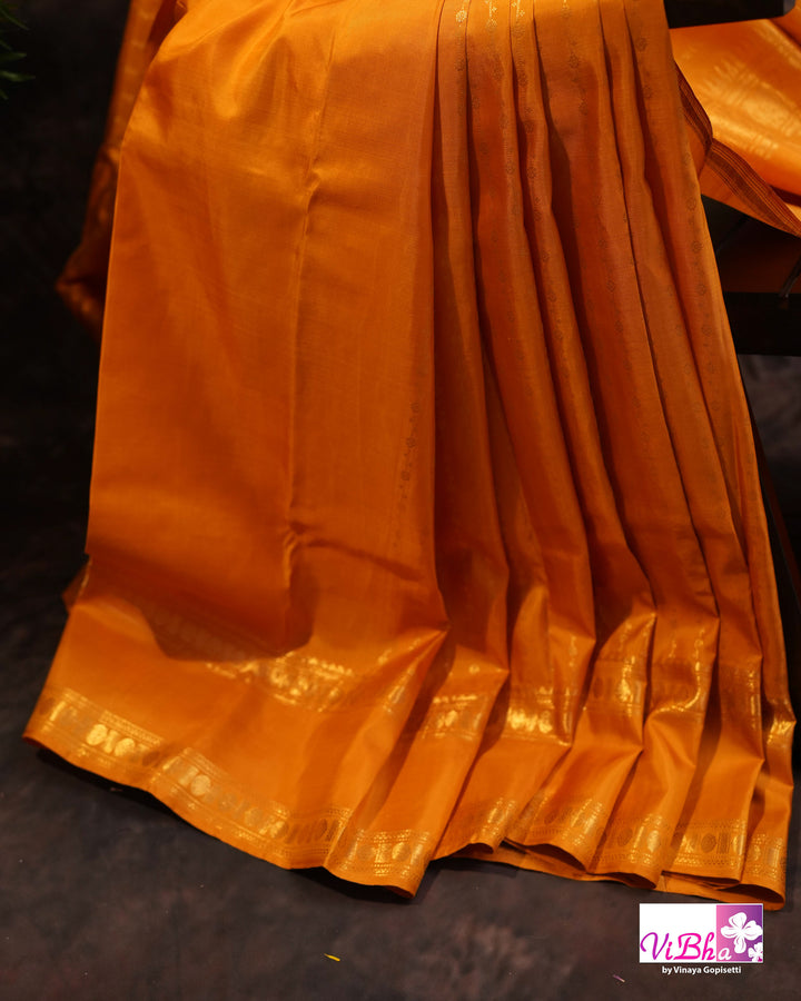 Yellow Gold gap  Border