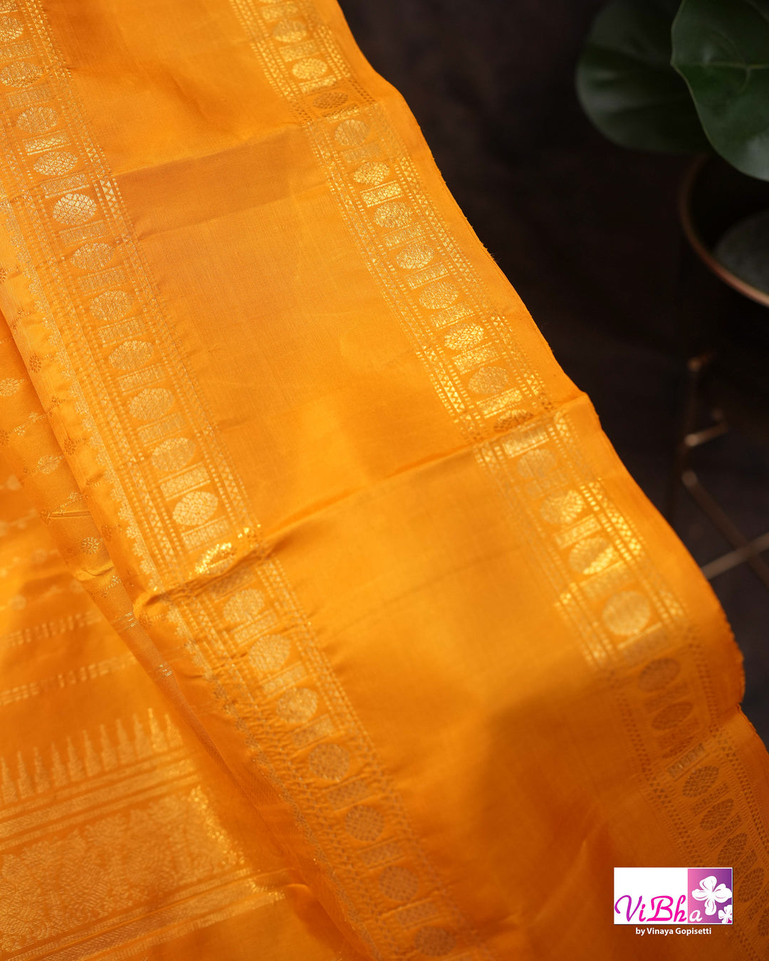 Yellow Gold gap  Border