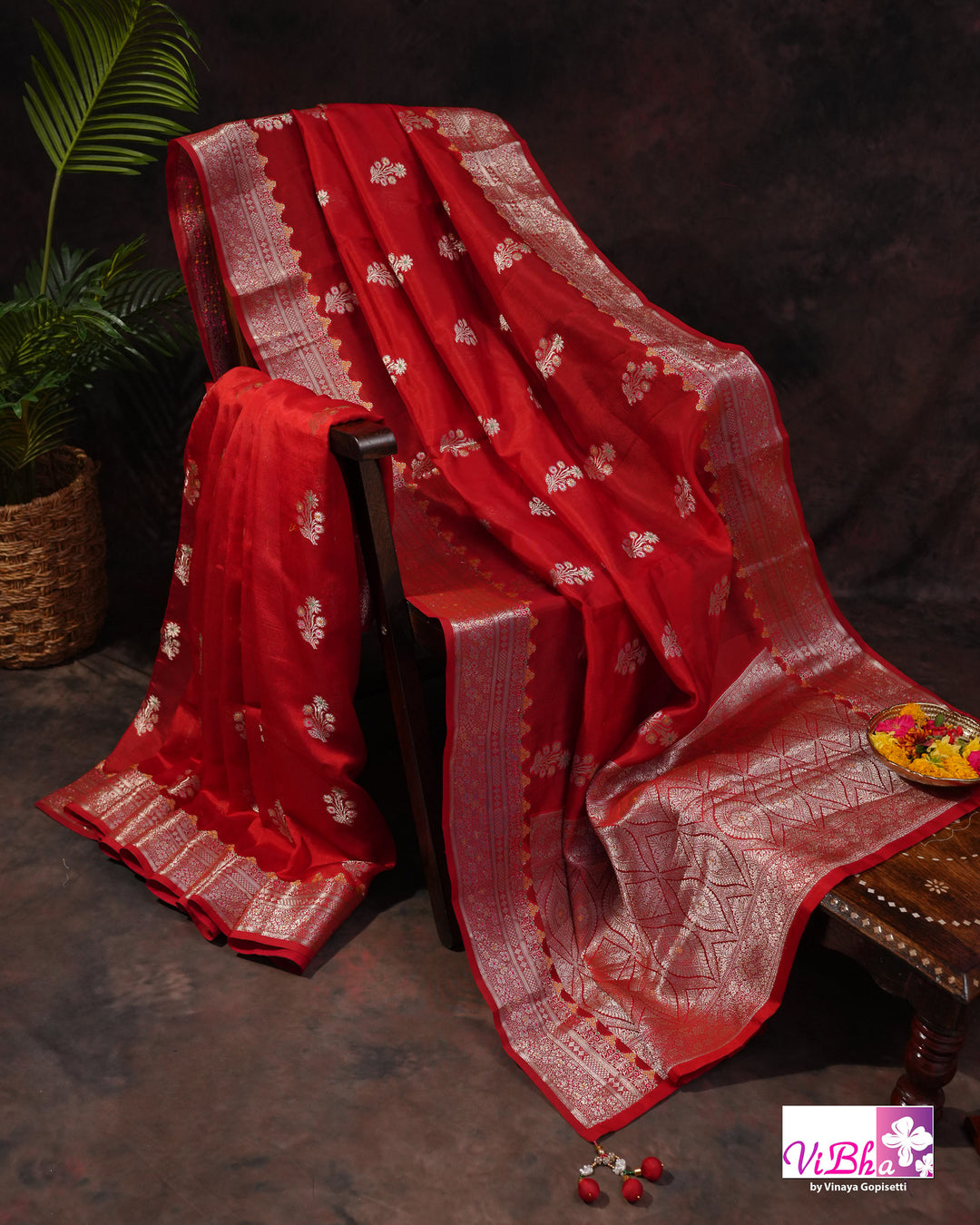 Red Meenakari Cora
