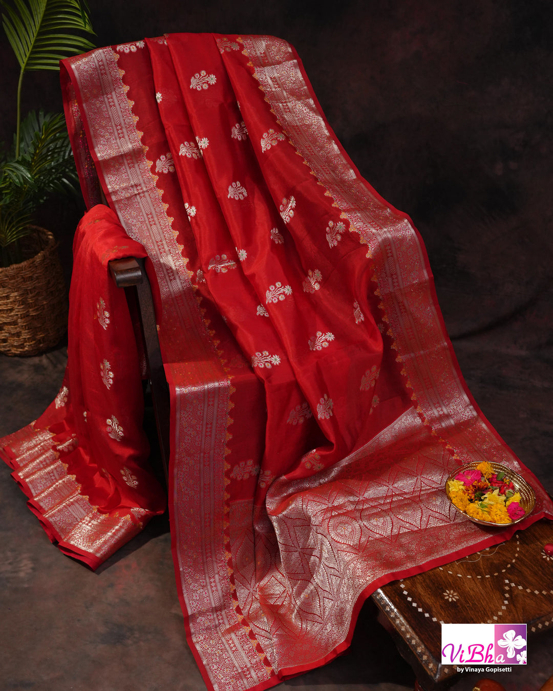 Red Meenakari Cora