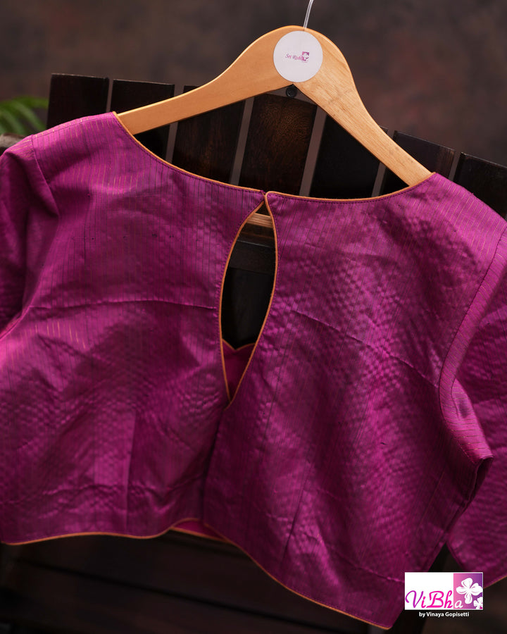 Vairoosi Self - Magenta