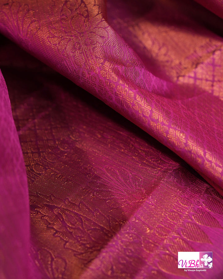 Vairoosi Self - Magenta
