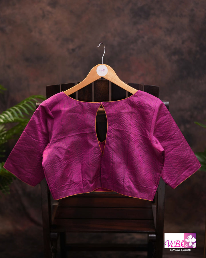 Vairoosi Self - Magenta