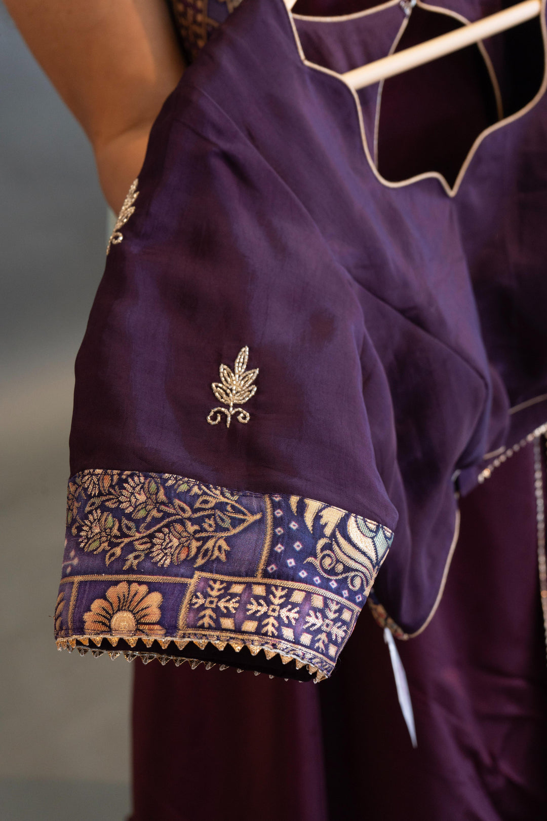 Dark Plum Mushroo Silk Saree With Satin Borders