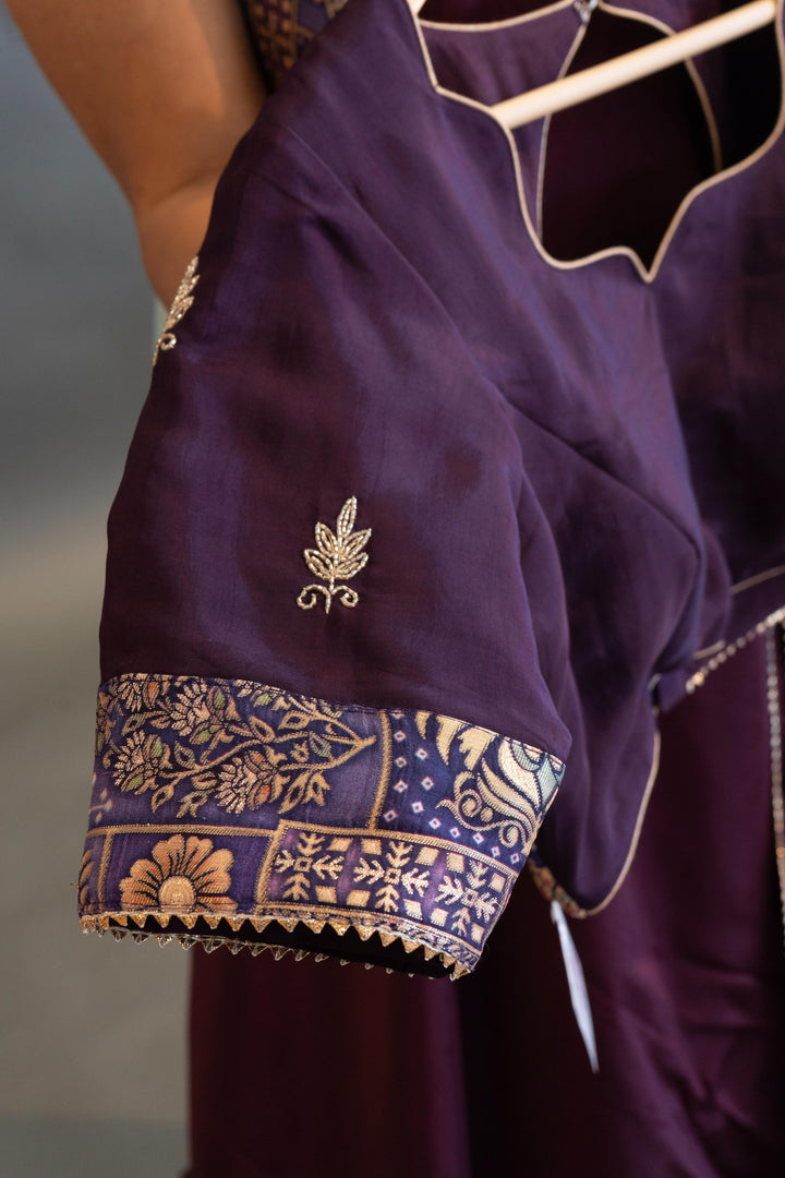 Dark Plum Mushroo Silk Saree With Satin Borders