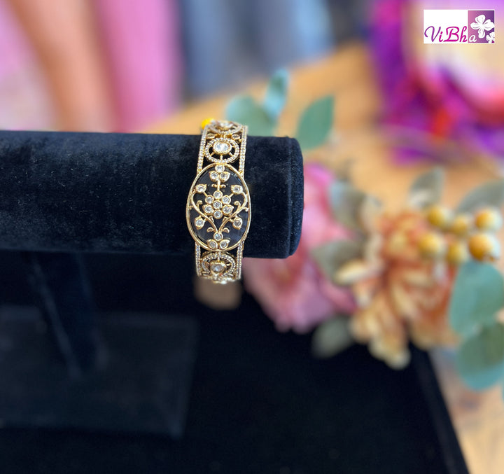 Gray stone with Uncut Diamonds kada