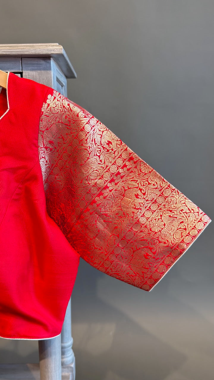 Bottle Green And Red Venkatagiri Silk Saree And Blouse