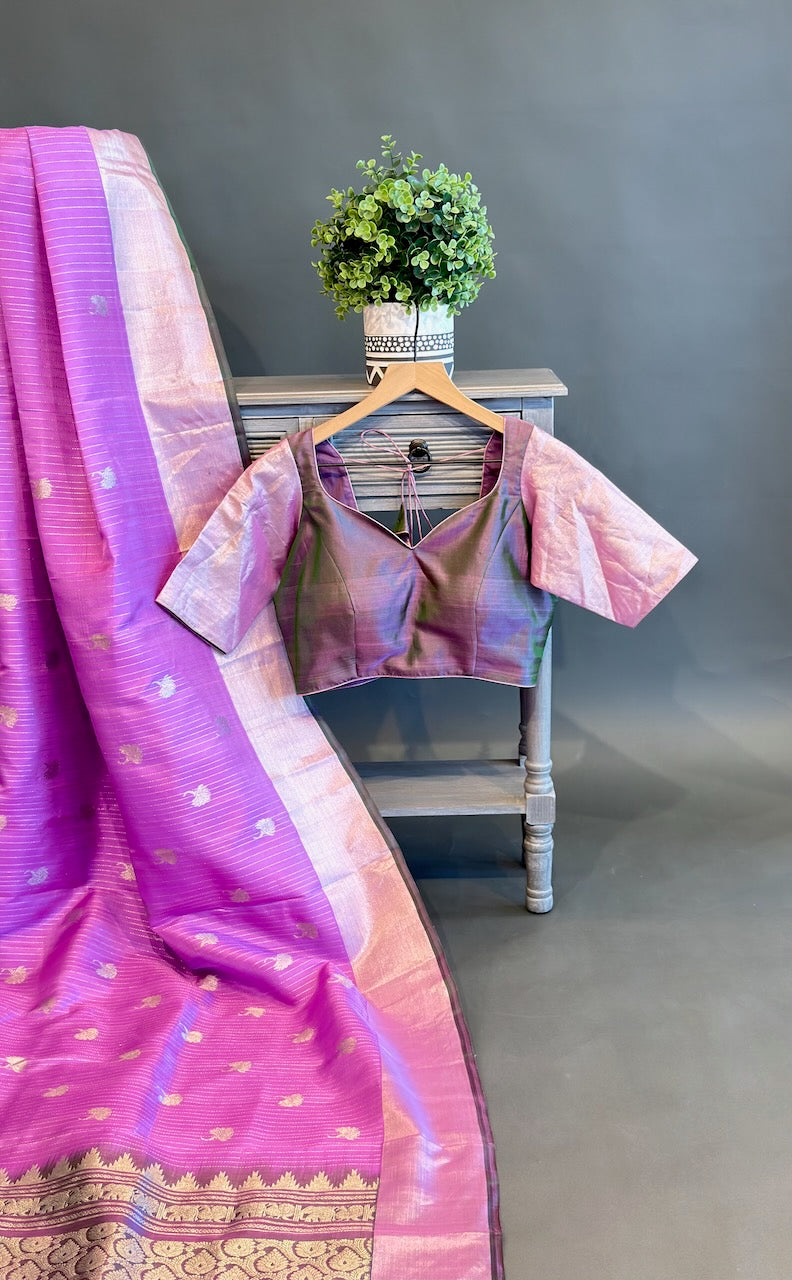 Onion Pink And Grey Venkatagiri Silk Saree And Blouse With Kaddi Borders