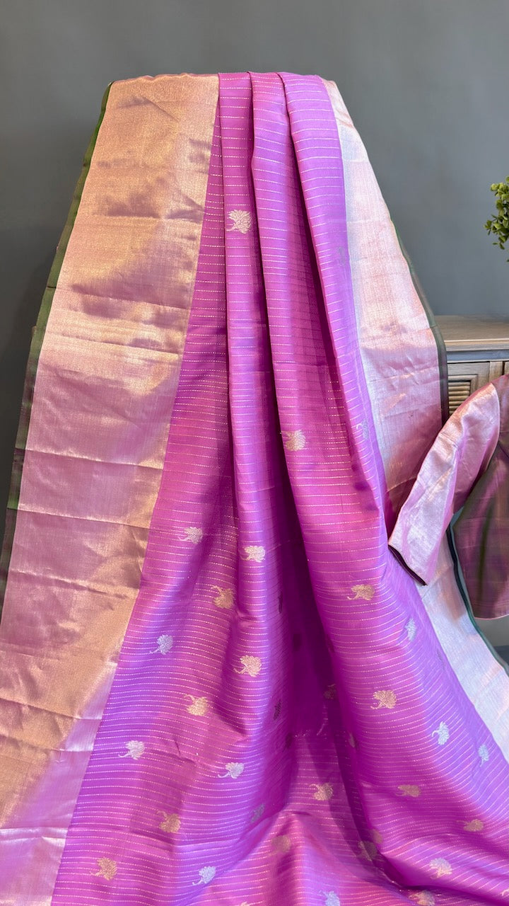 Onion Pink And Grey Venkatagiri Silk Saree And Blouse With Kaddi Borders