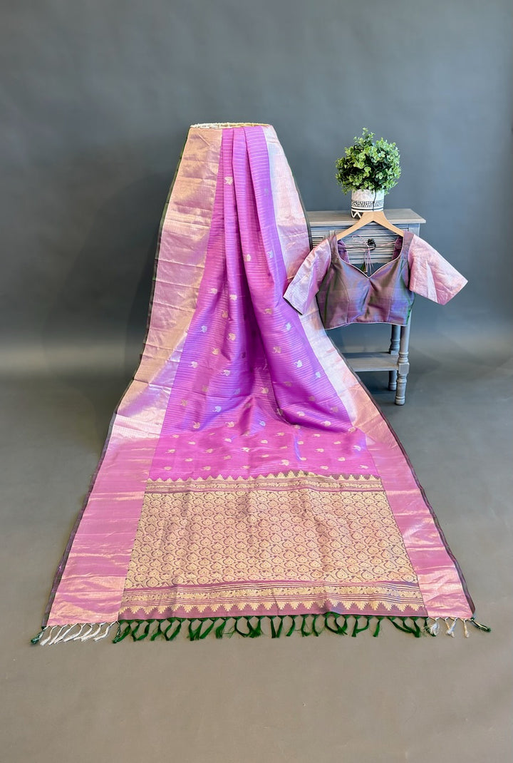 Onion Pink And Grey Venkatagiri Silk Saree And Blouse With Kaddi Borders