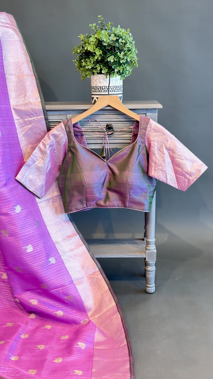 Onion Pink And Grey Venkatagiri Silk Saree And Blouse With Kaddi Borders