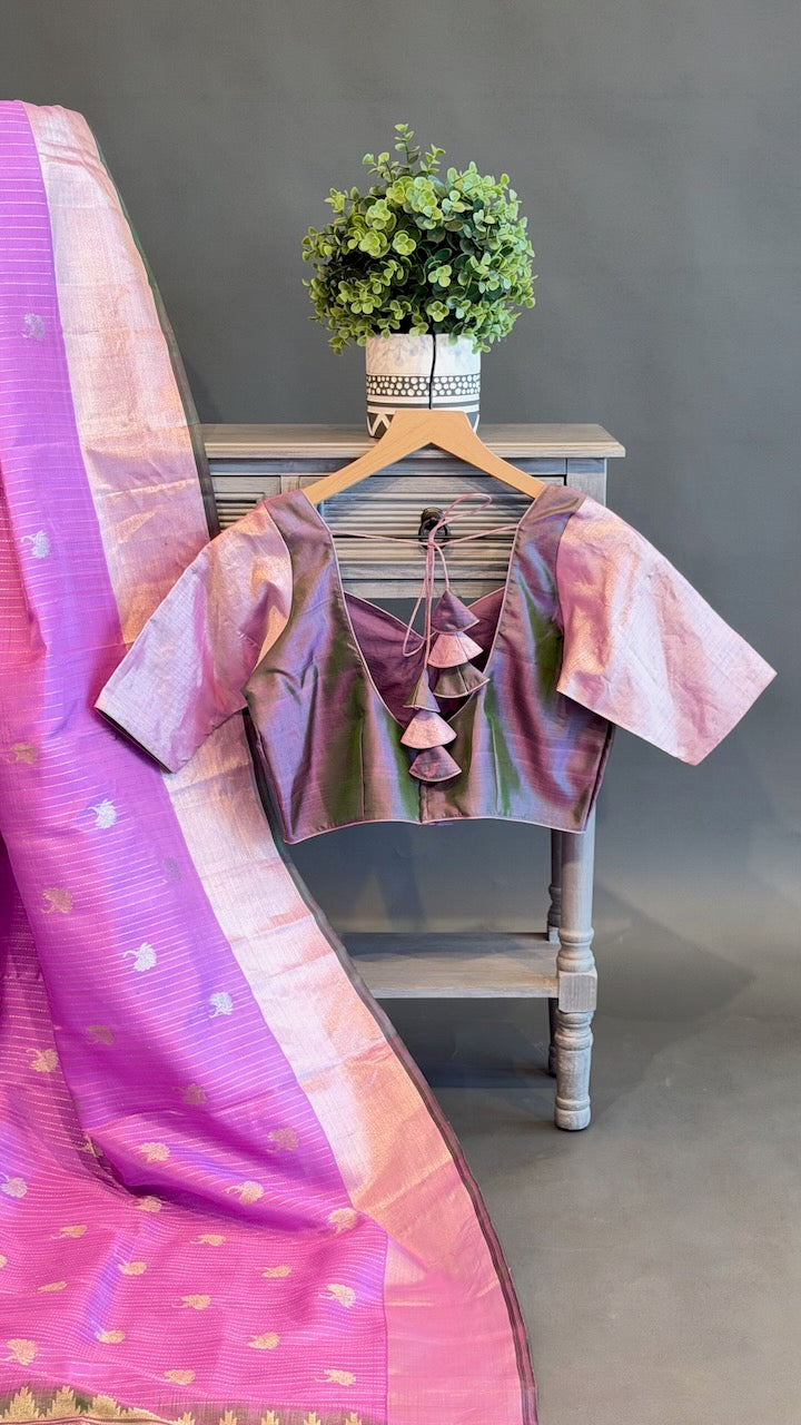 Onion Pink And Grey Venkatagiri Silk Saree And Blouse With Kaddi Borders