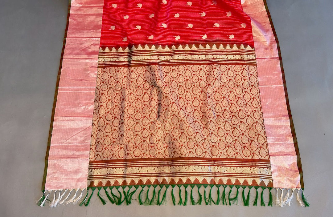 Red And Green Venkatagiri Silk Saree And Blouse With Kaddi Borders