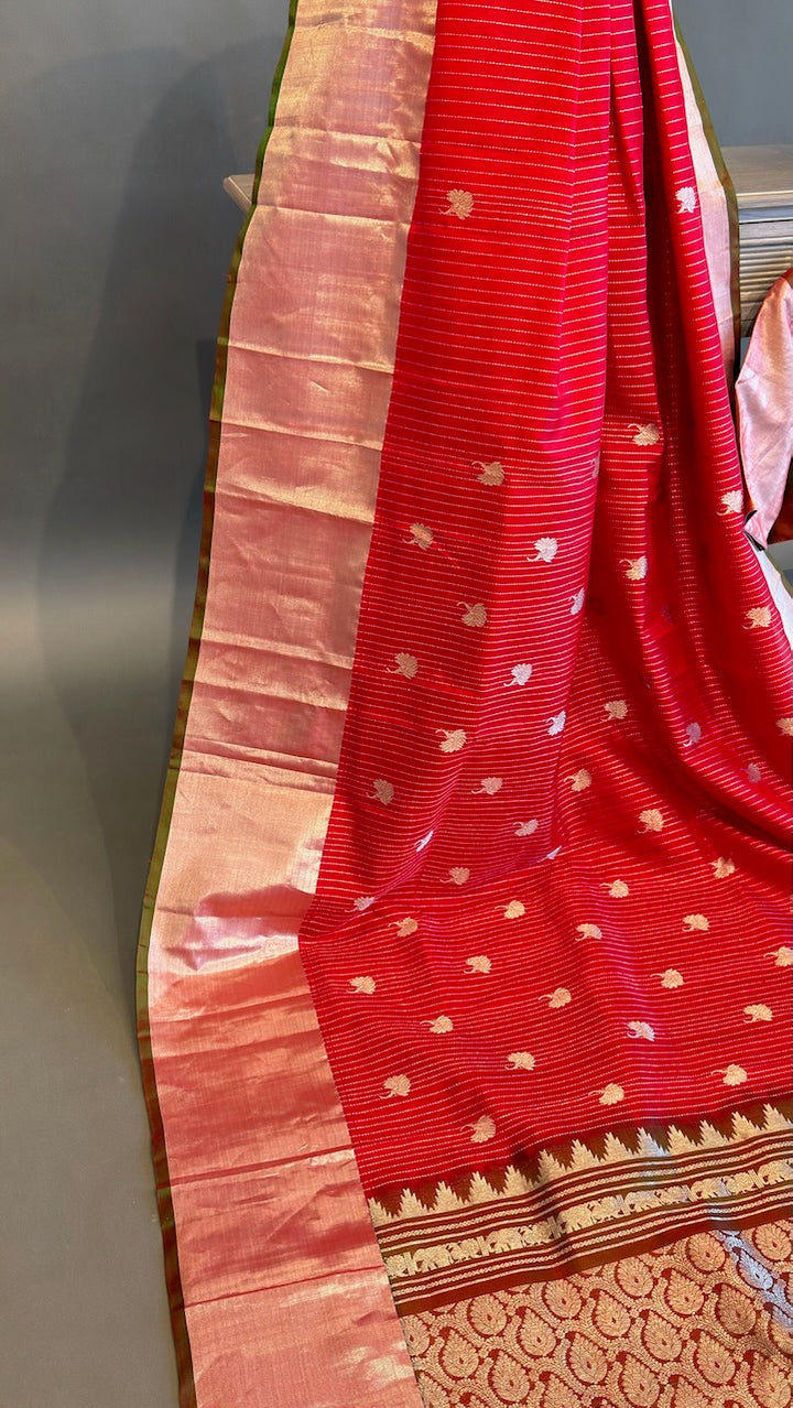 Red And Green Venkatagiri Silk Saree And Blouse With Kaddi Borders