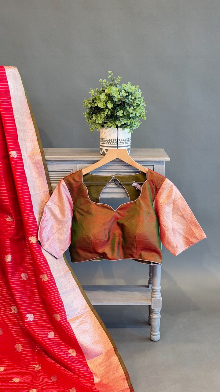 Red And Green Venkatagiri Silk Saree And Blouse With Kaddi Borders