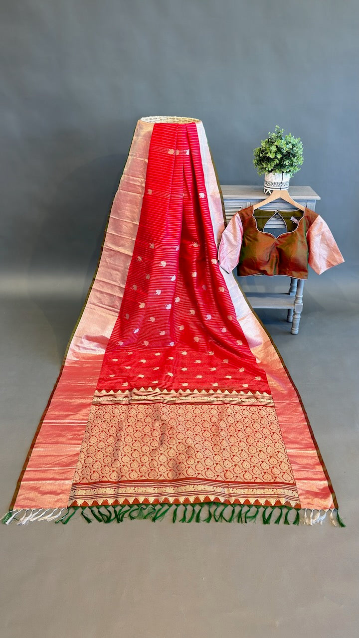 Red And Green Venkatagiri Silk Saree And Blouse With Kaddi Borders