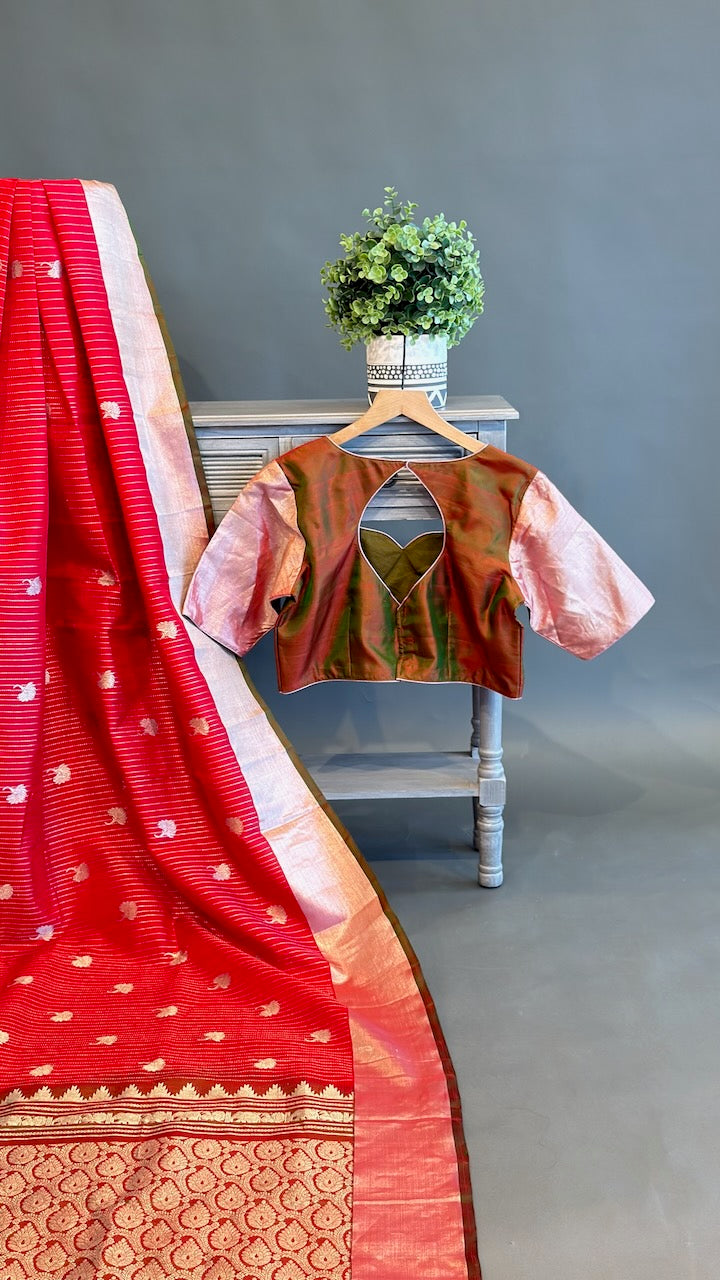 Red And Green Venkatagiri Silk Saree And Blouse With Kaddi Borders