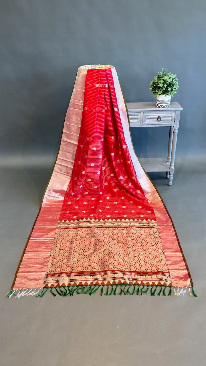 Red And Green Venkatagiri Silk Saree And Blouse With Kaddi Borders