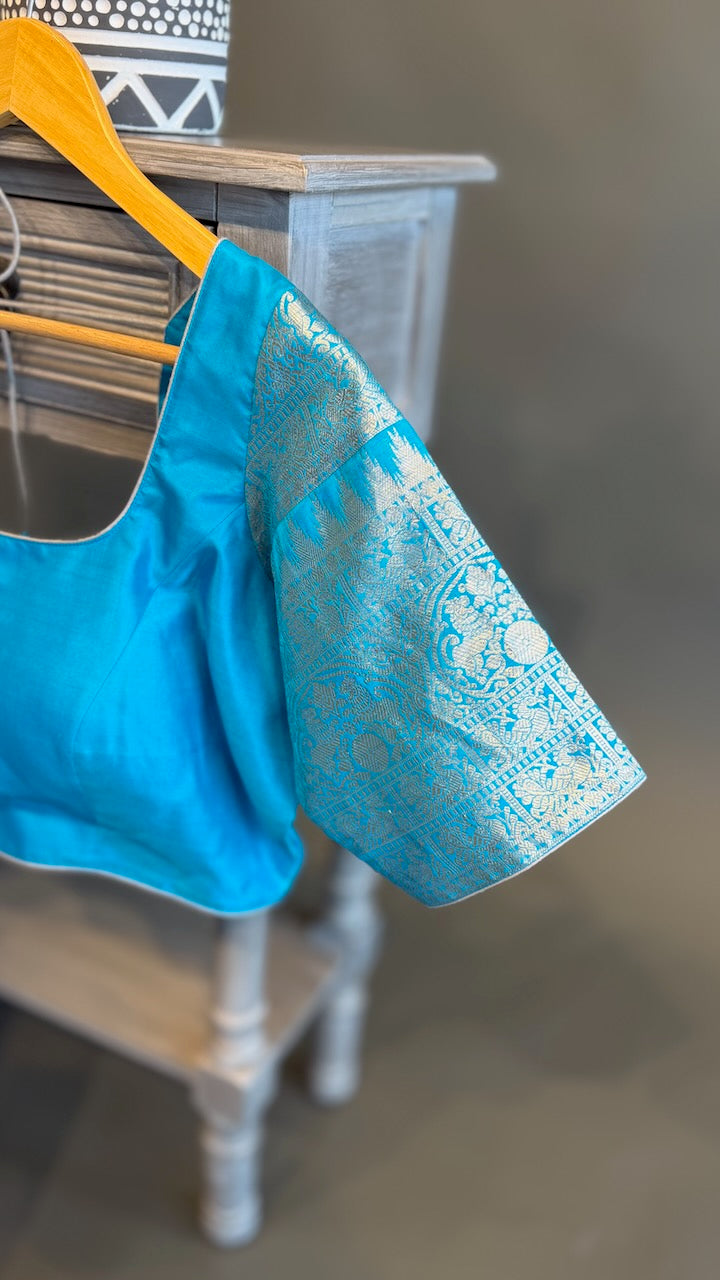 Lavender and Light Blue Small Checks Venkatagiri Silk Saree And Blouse