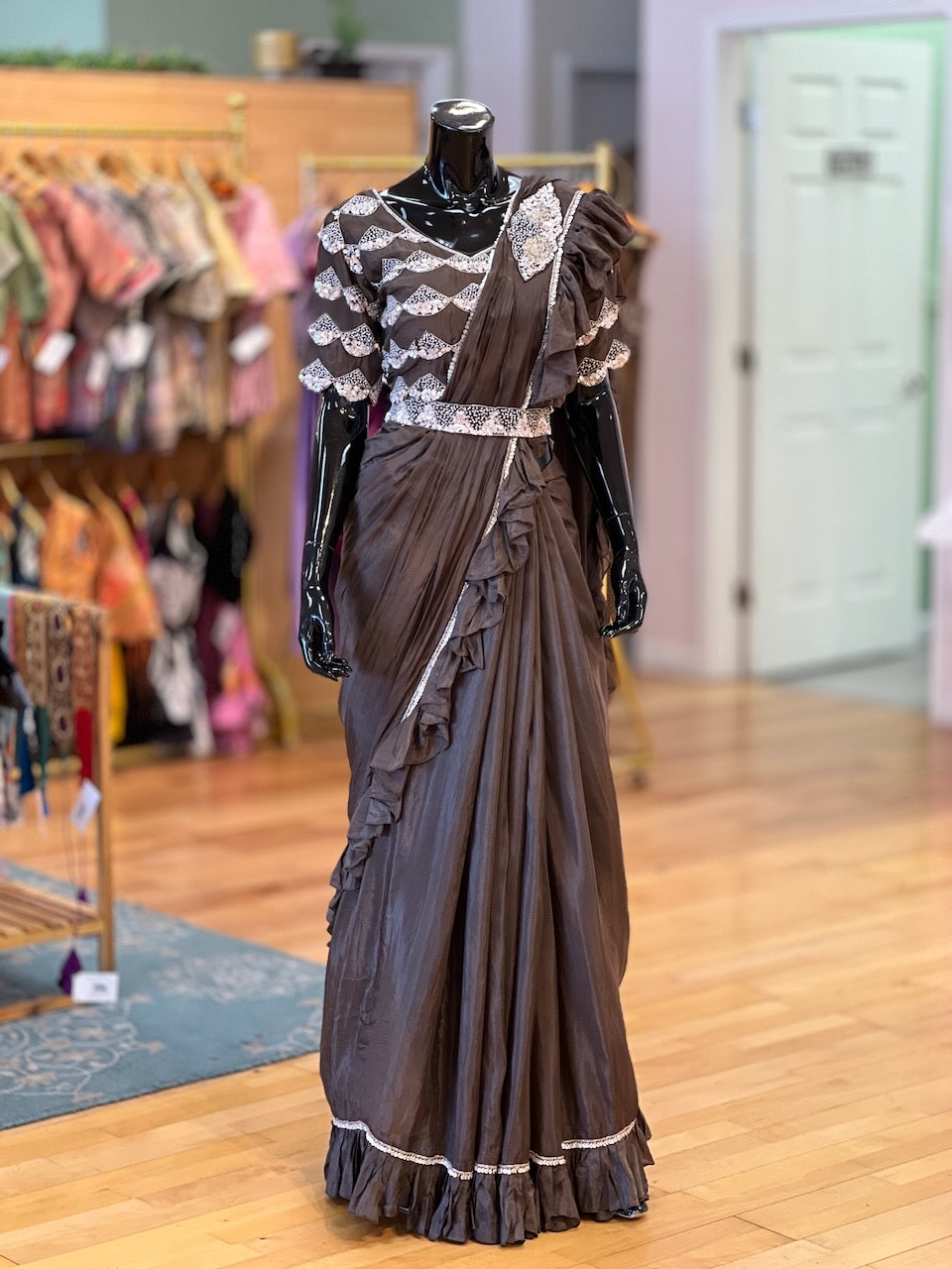 Olive-Brown Saree With Pre-pleated Pallu And Embroidered Blouse With Belt