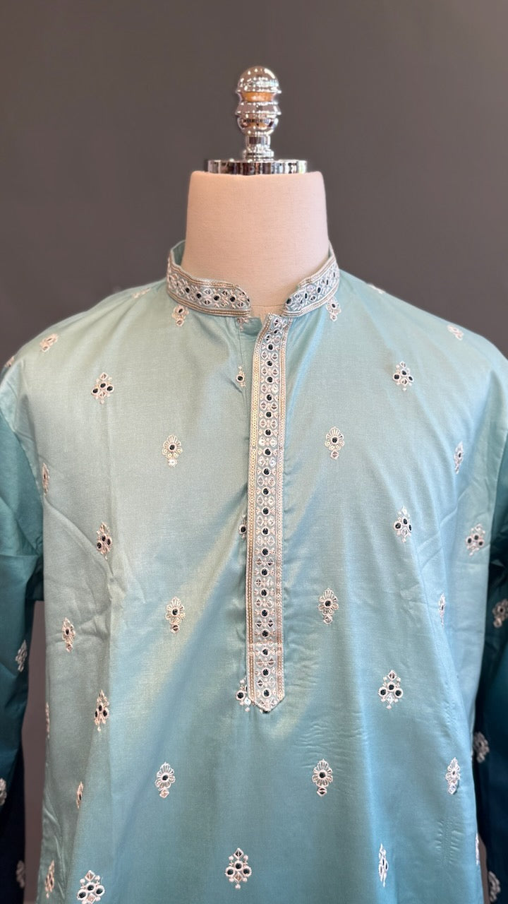 Aqua to Teal Blue Ombre Men&
