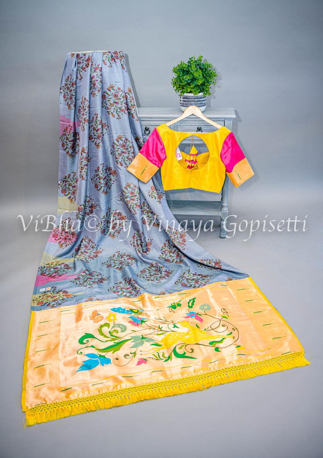 Grey Floral Digital Print Kanchi Soft Silk Saree With Yellow Benares Paithani Pallu And Blouse