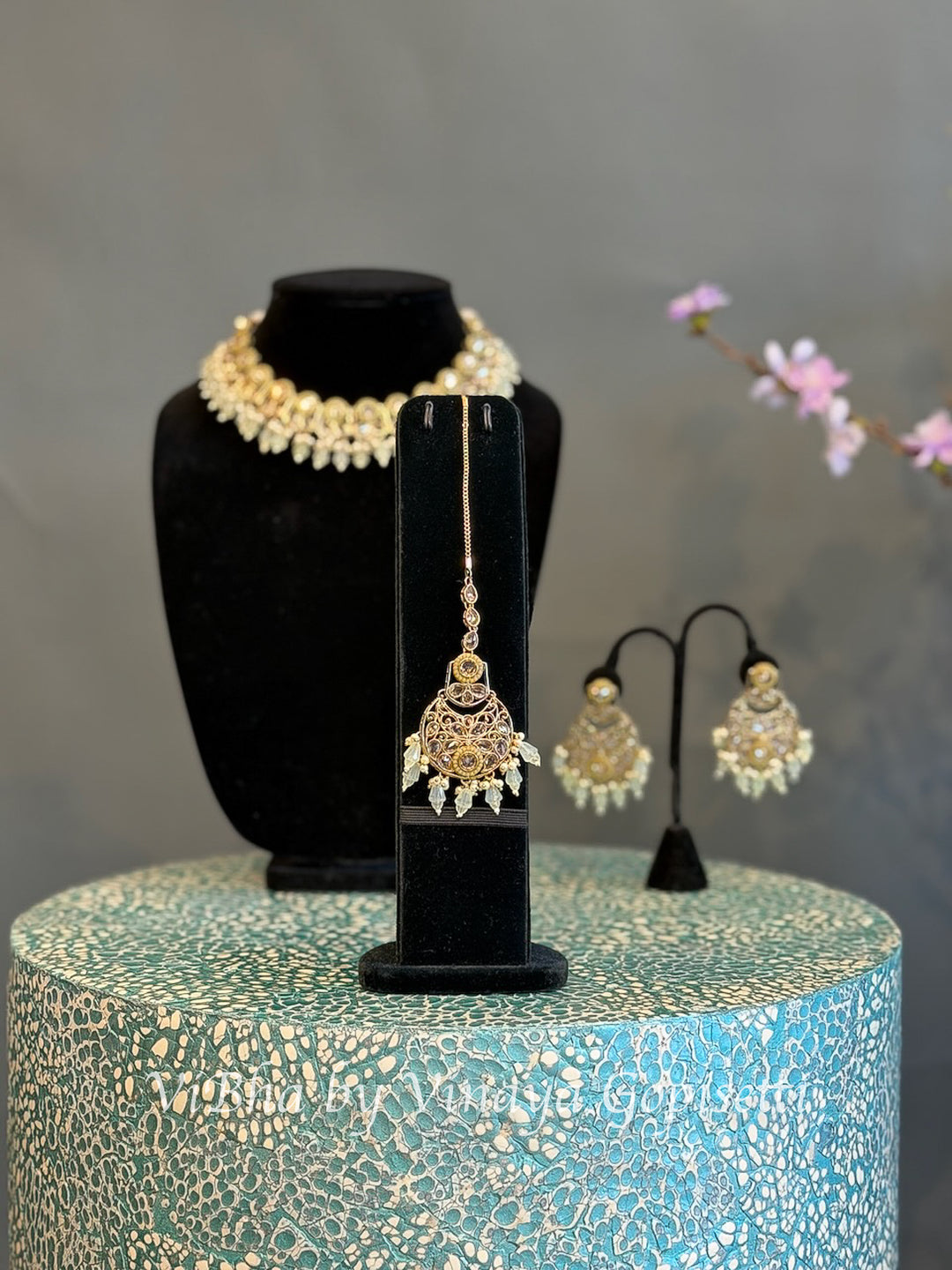 Gold Finish Clear Stone and Pale Yellow Bead Choker Set with Maang Tikka